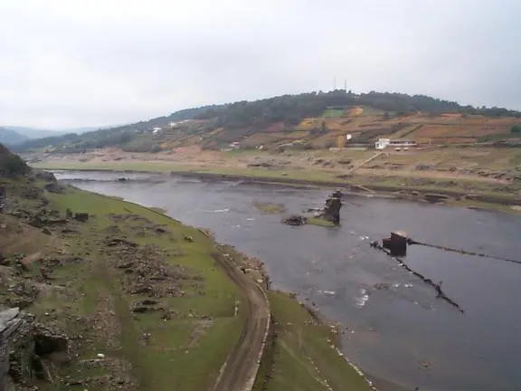 Barbadelo to Gonzar Elevated View of River