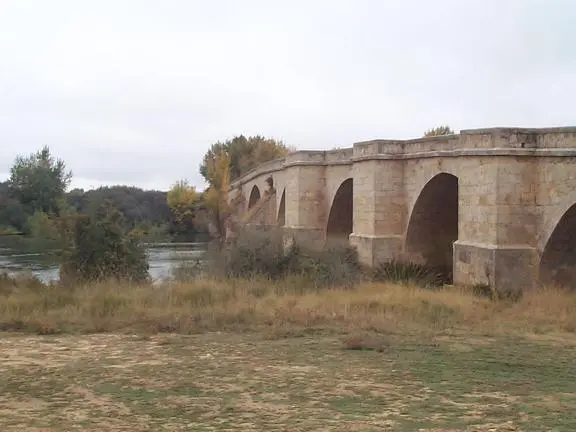 The The Medieval Fitero bridge over the Rio Pisuerga, Burgos Province, Northern Spain Castrojeriz to Frómista Medieval Bridge