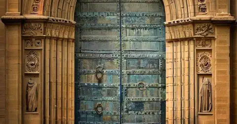 Door Of The Basilica Of Santa Maria Del La Redonda Impression of the door of the basilica of Santa Maria del la Redonda, Logrono, Spain