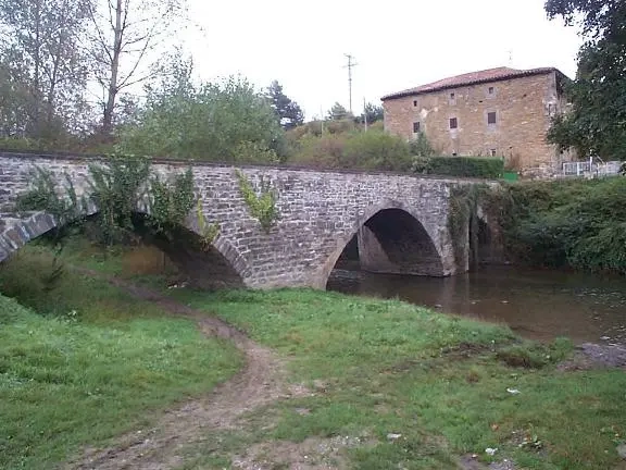 Zubiri To Pamplona The bridge at Larrasoaña